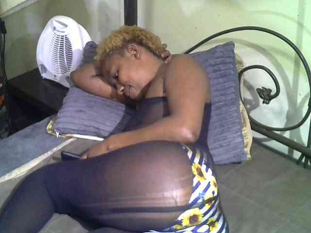 KissMeLuna webcam