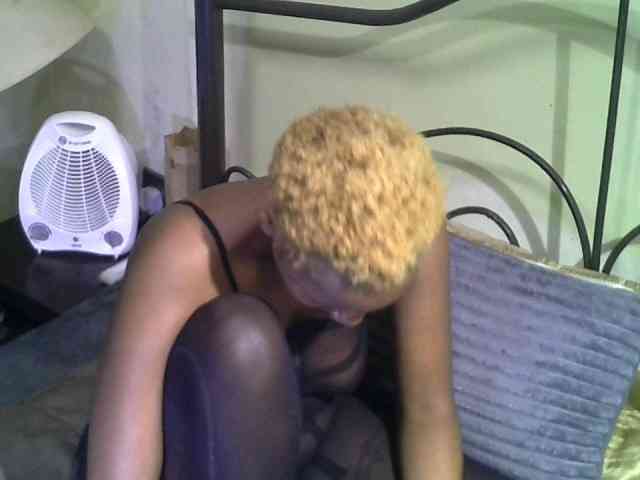 KissMeLuna webcam