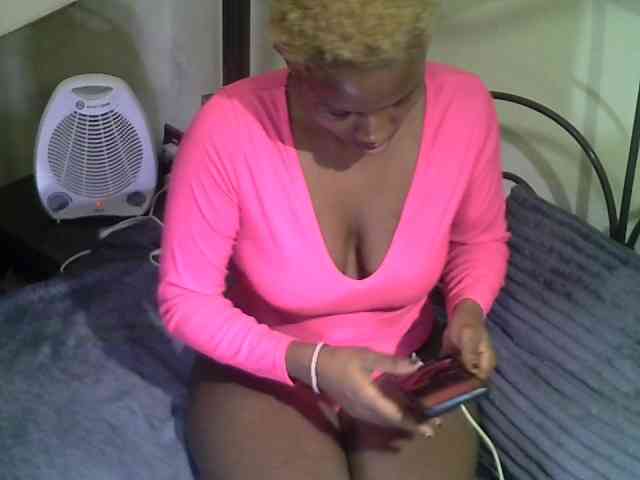 KissMeLuna webcam