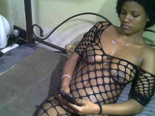 KissMeLuna webcam
