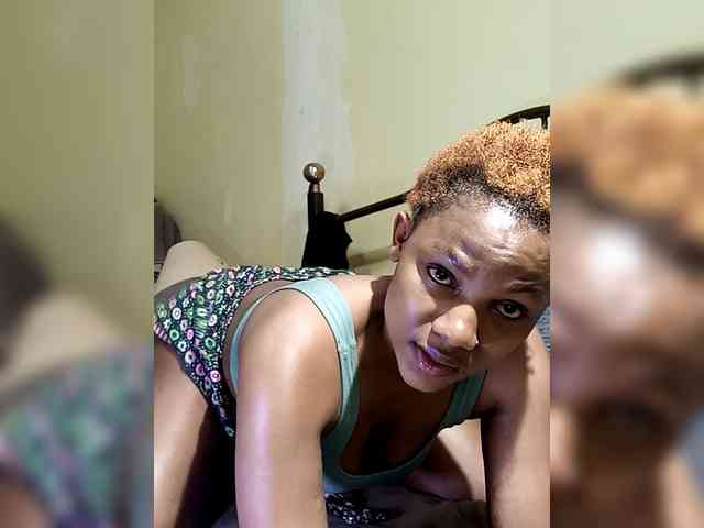 KissMeLuna webcam