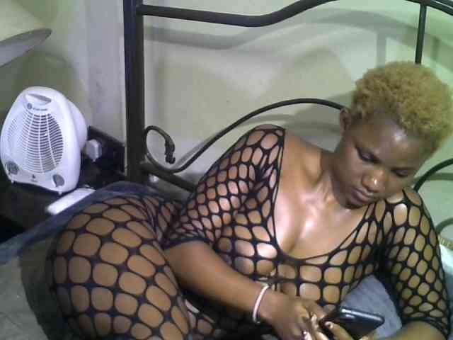 KissMeLuna webcam