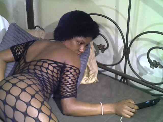 KissMeLuna webcam