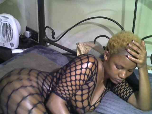 KissMeLuna webcam