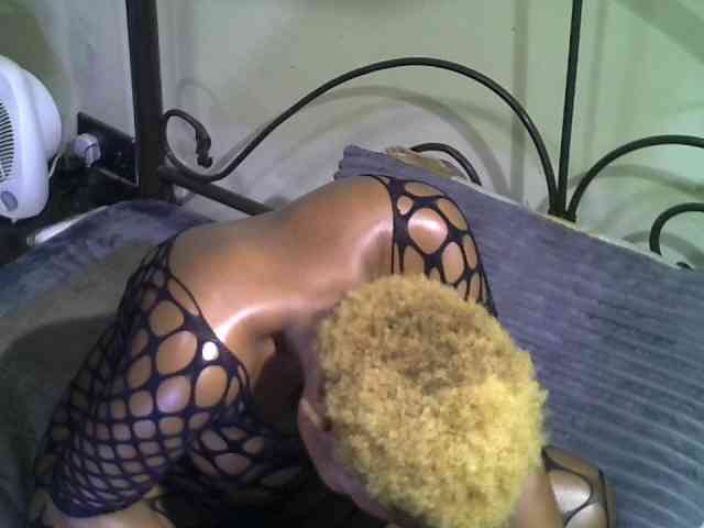 KissMeLuna webcam