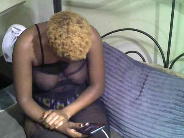 KissMeLuna webcam