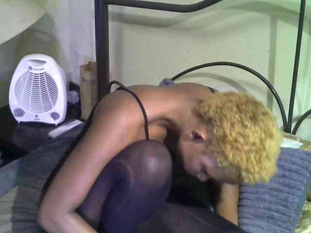 KissMeLuna webcam