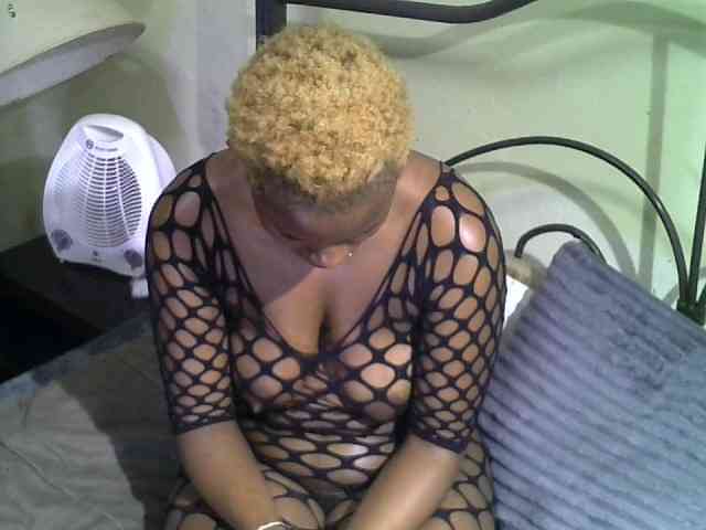 KissMeLuna webcam