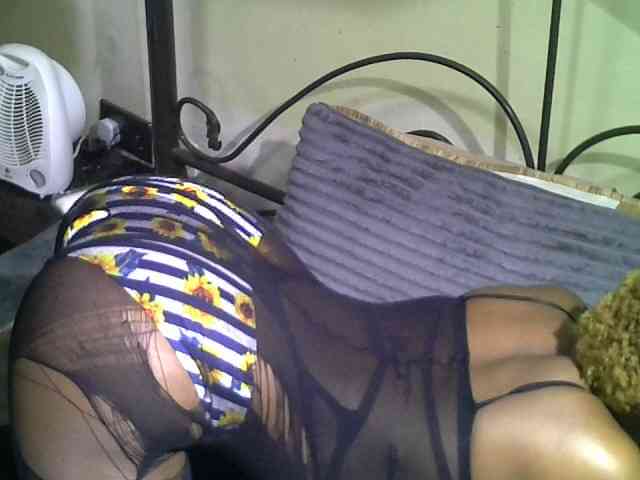 KissMeLuna webcam