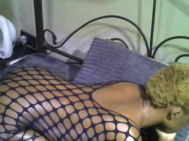 KissMeLuna webcam