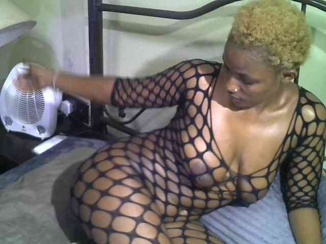 KissMeLuna webcam