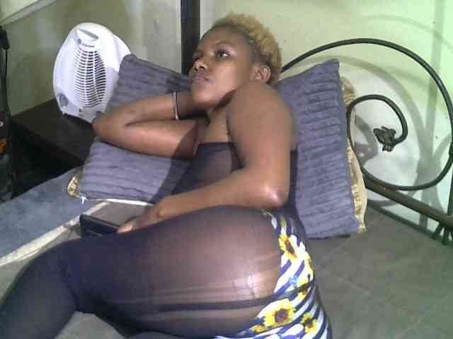 KissMeLuna webcam