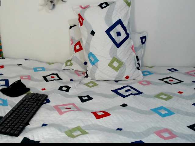 Yourhornyjuliettee1
