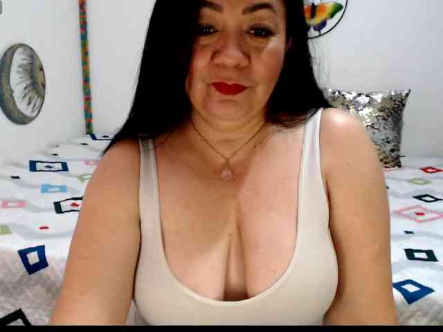 Yourhornyjuliettee1
