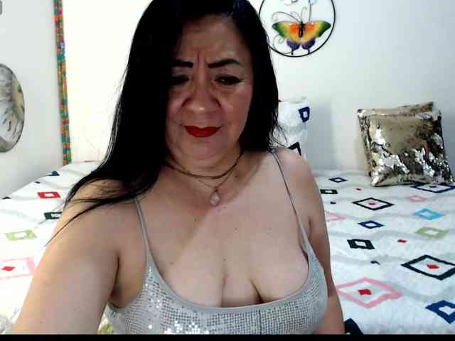Yourhornyjuliettee1