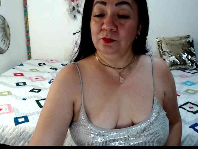 Yourhornyjuliettee1
