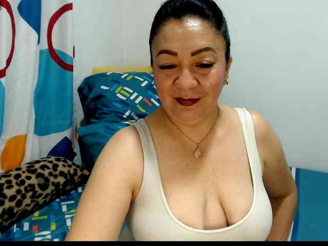 Yourhornyjuliettee1