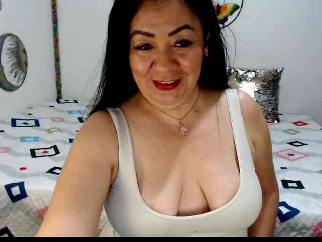 Yourhornyjuliettee1