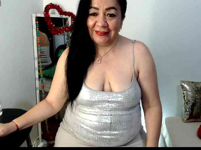 Yourhornyjuliettee1
