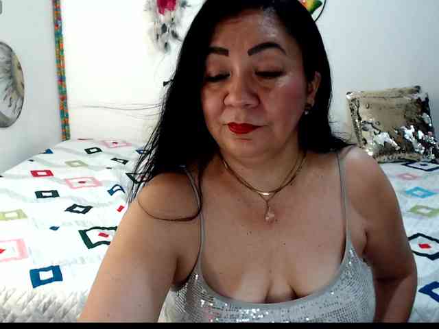 Yourhornyjuliettee1