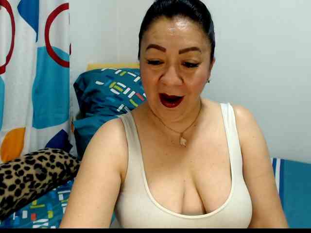 Yourhornyjuliettee1