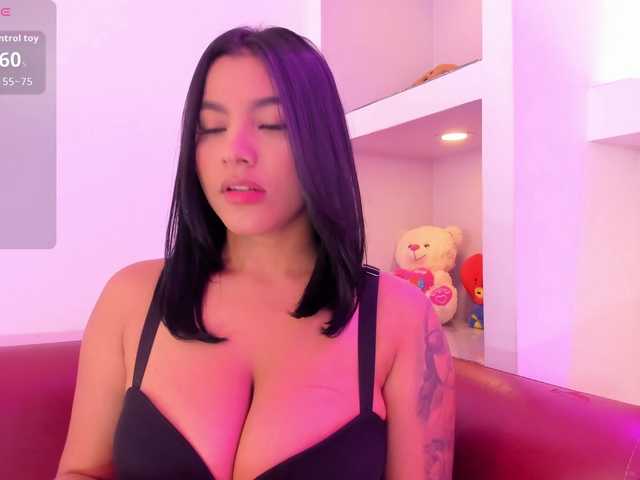 Ashley-Coper live cam on BongaCams