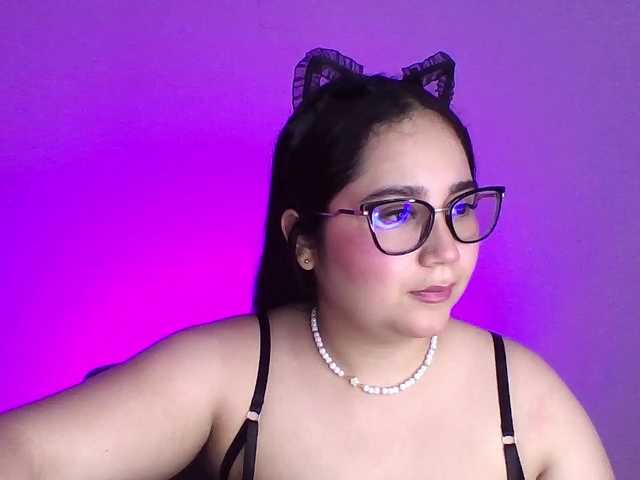 Amara-13 live cam on BongaCams