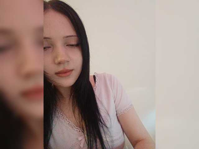 KRISTARI live cam on BongaCams