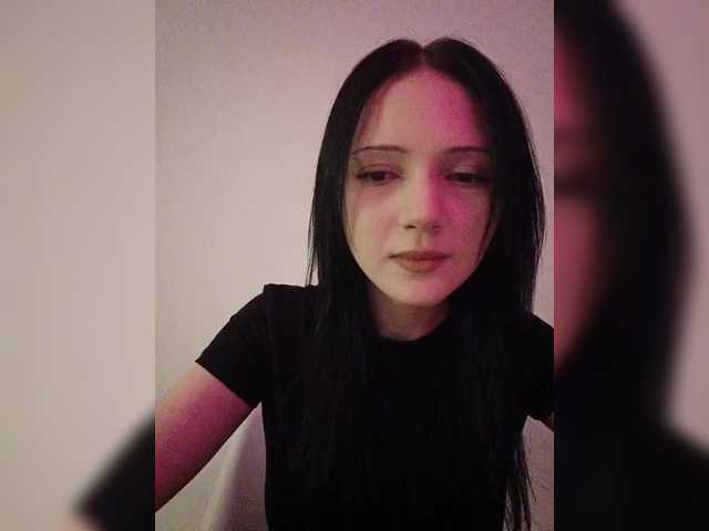 KRISTARI live cam on BongaCams