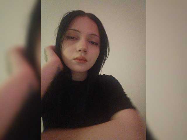 KRISTARI live cam on BongaCams