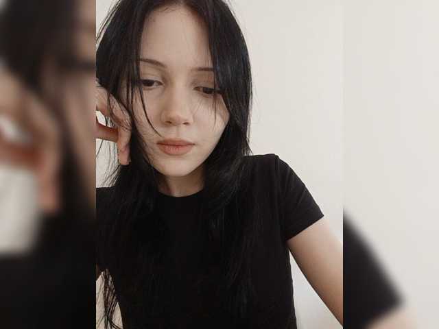 KRISTARI live cam on BongaCams