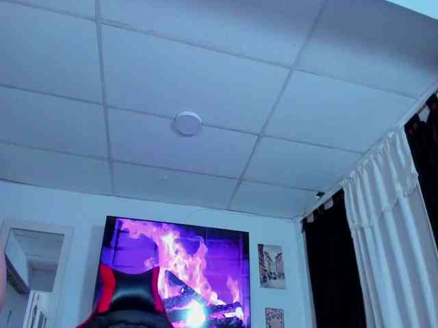 Body-fox19 Sex Cam Show