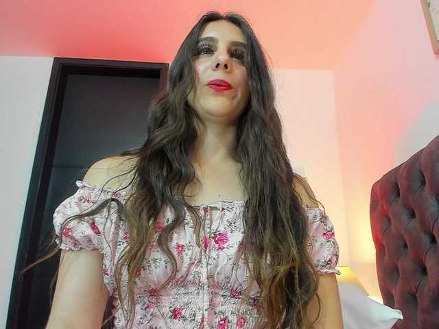 OrnellaHamilton live cam on BongaCams