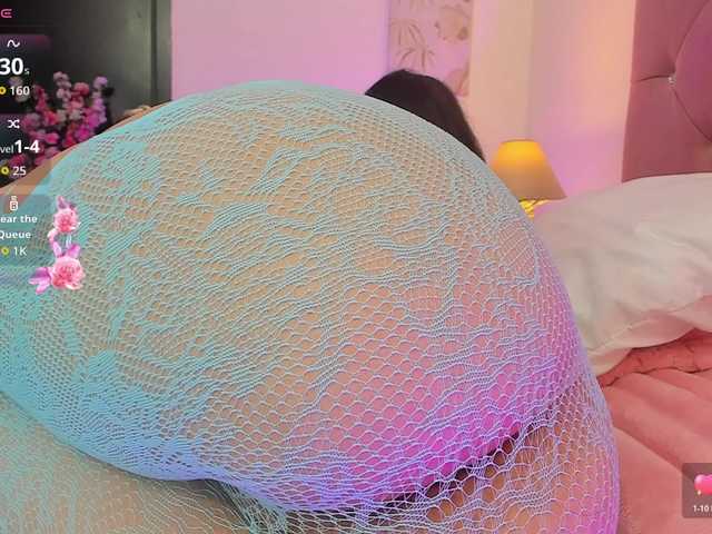 OrnellaHamilton live webcam show