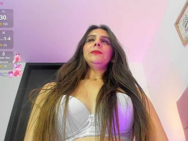 OrnellaHamilton webcam