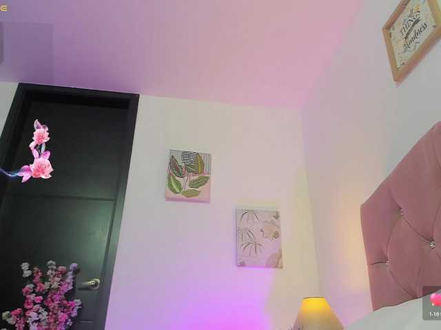 OrnellaHamilton webcam