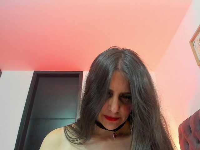 OrnellaHamilton live cam on BongaCams