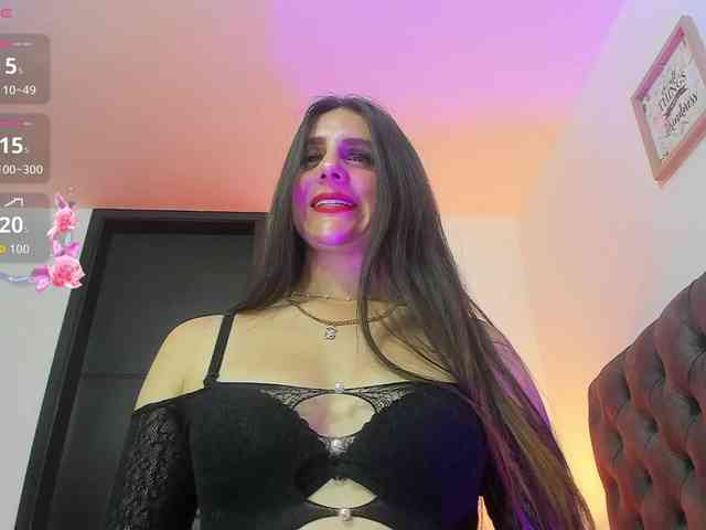 OrnellaHamilton webcam
