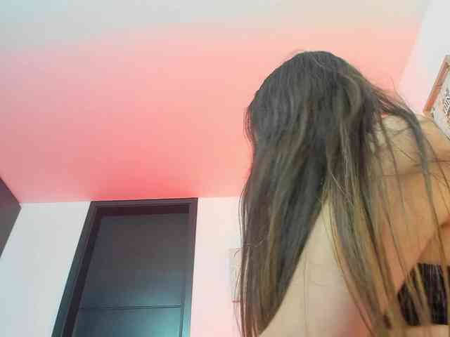 OrnellaHamilton webcam