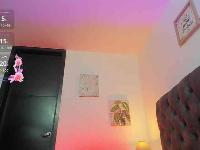 OrnellaHamilton webcam