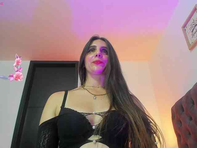 OrnellaHamilton webcam