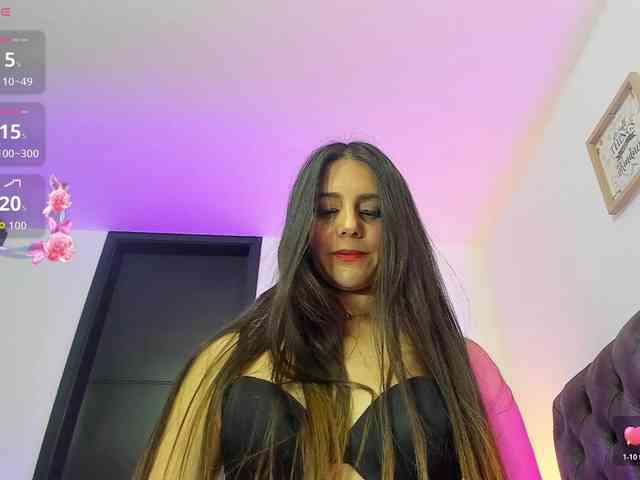 OrnellaHamilton webcam