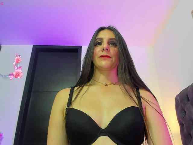 OrnellaHamilton webcam