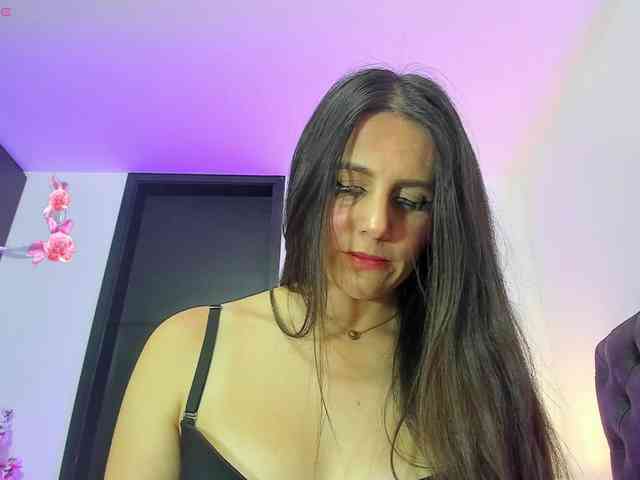 OrnellaHamilton webcam