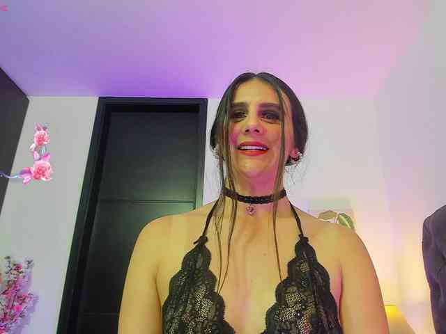 OrnellaHamilton webcam