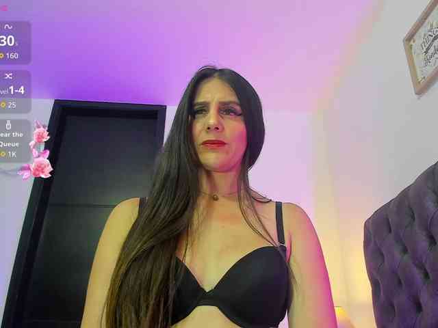 OrnellaHamilton webcam