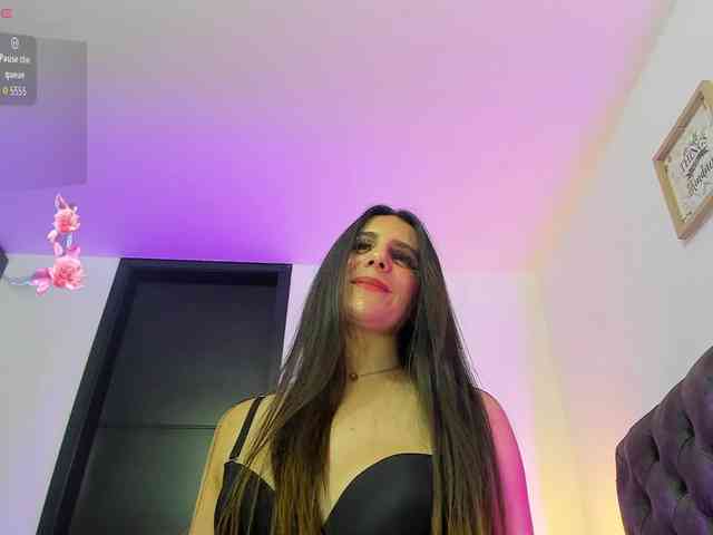 OrnellaHamilton webcam