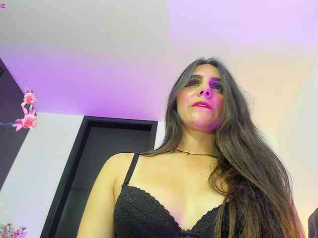 OrnellaHamilton webcam