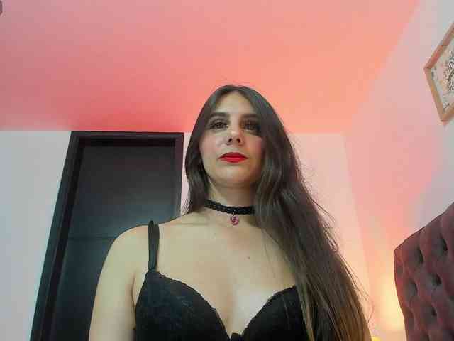 OrnellaHamilton webcam