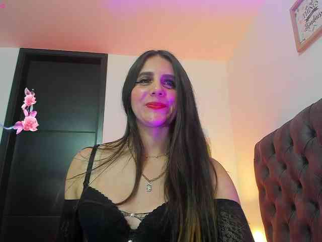 OrnellaHamilton webcam